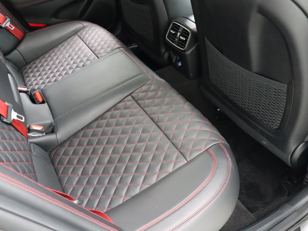 Used 2023 Genesis G70 3.3T w/ Sport Prestige Package RWD image 38
