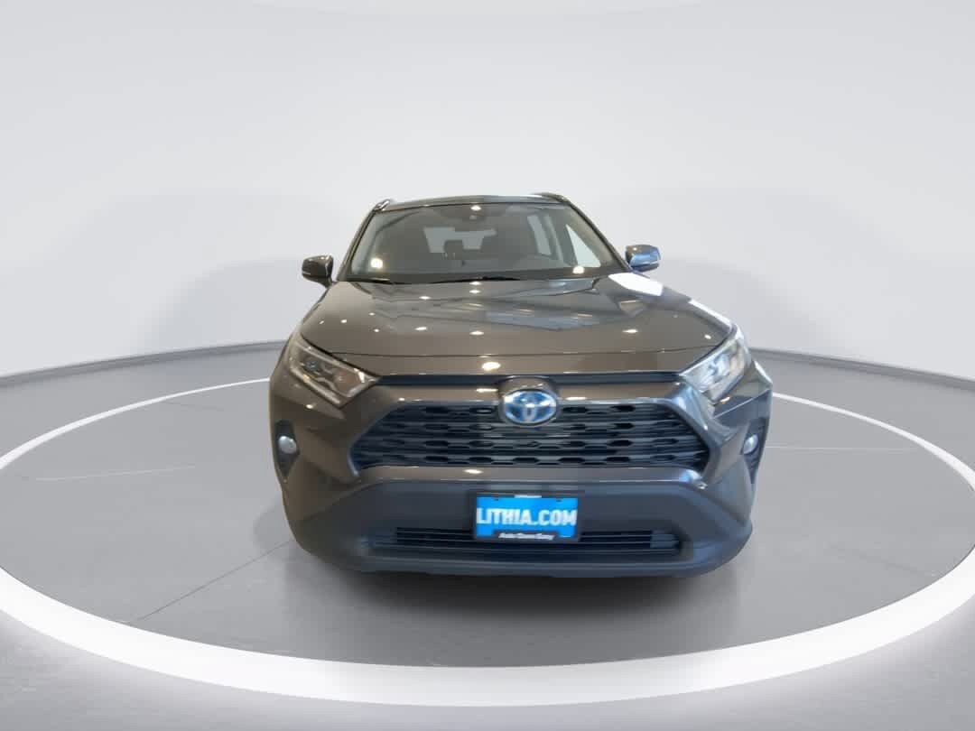 Used 2021 Toyota RAV4 XLE AWD/4WD image 3