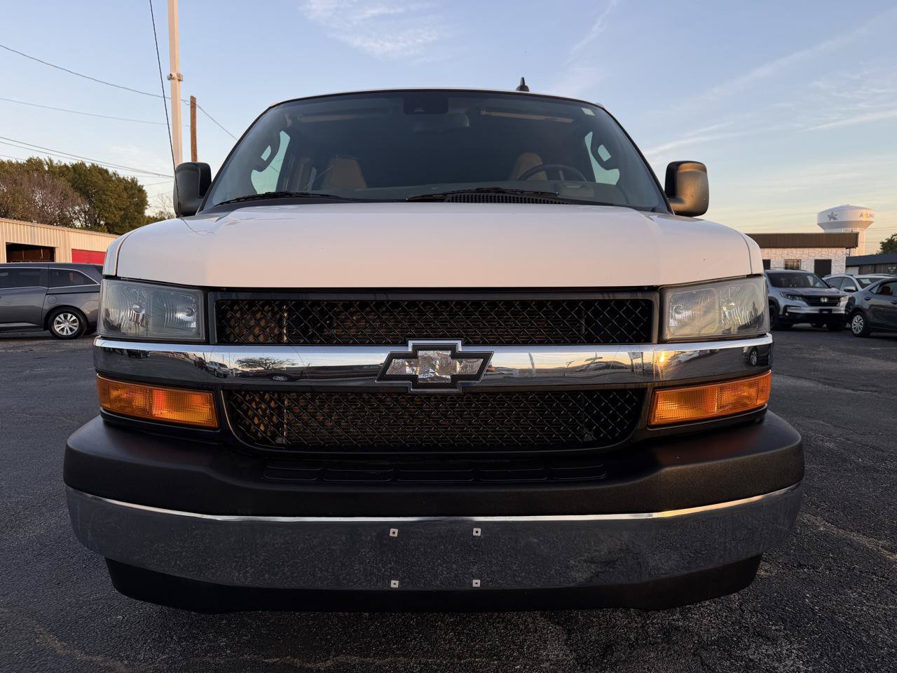 Used 2019 Chevrolet Express 3500 LT w/ LT Preferred Equipment Group RWD image 2