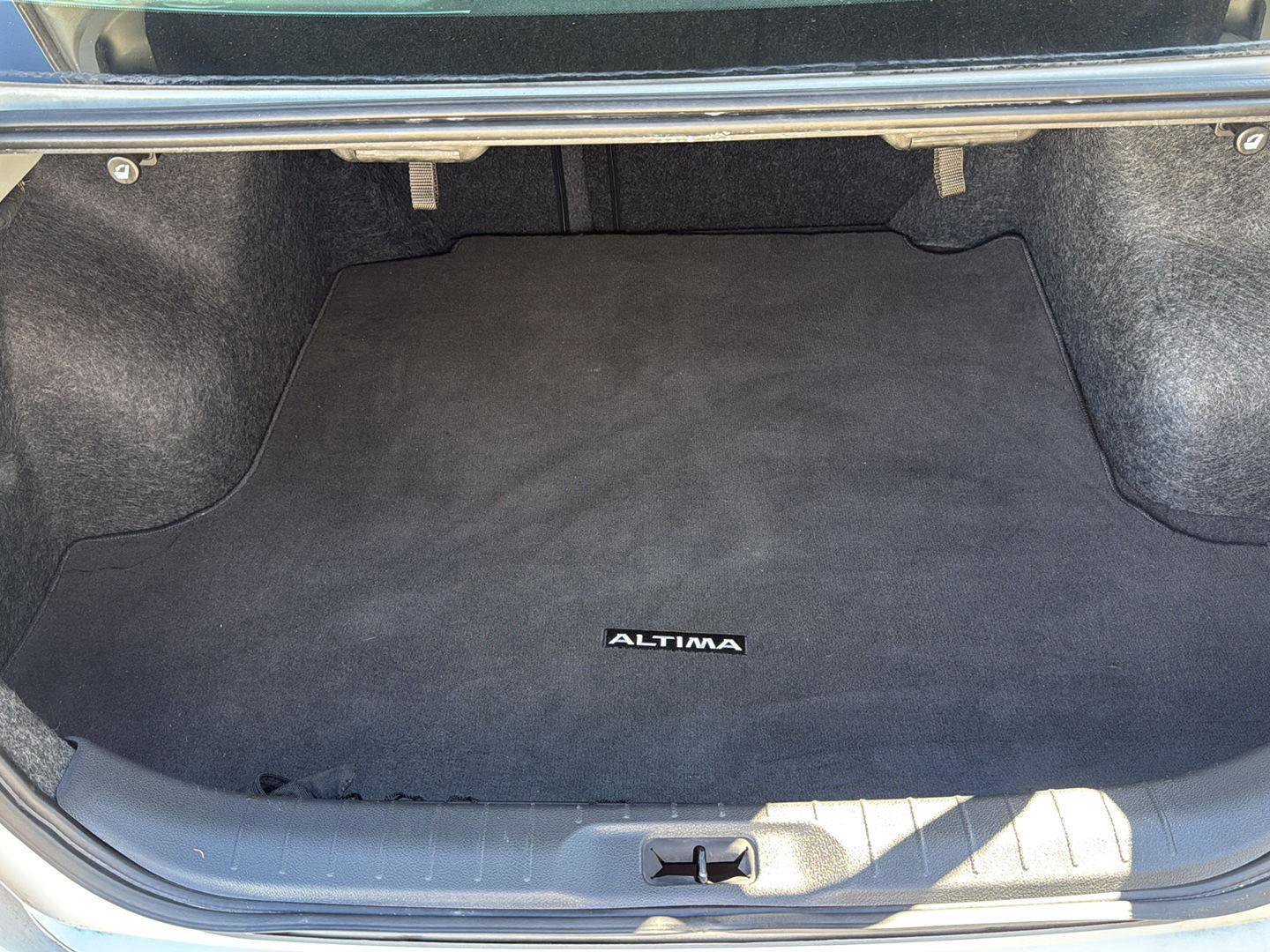 Used 2019 Nissan Altima 2.5 SV image 9