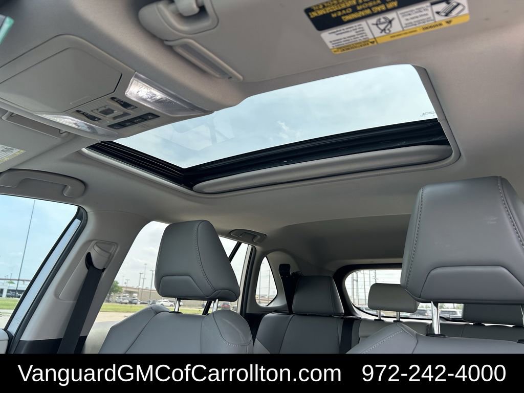 Used 2022 Toyota RAV4 XLE Premium image 25