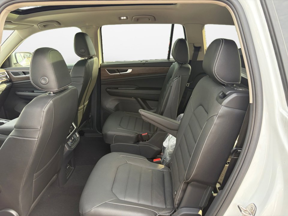 New 2026 Volkswagen Atlas SEL image 13