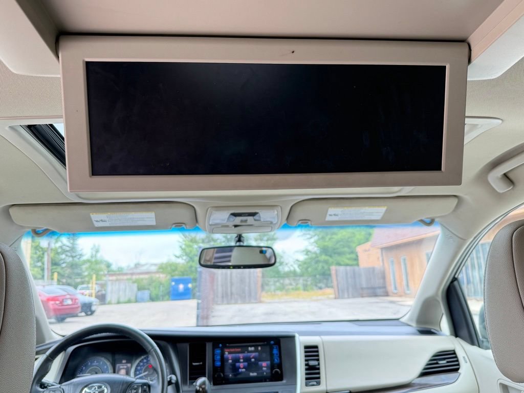Used 2015 Toyota Sienna XLE Premium AWD/4WD image 16