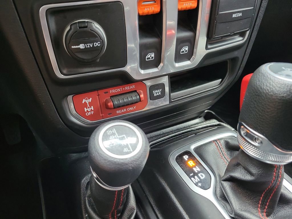 Used 2018 Jeep Wrangler Rubicon AWD/4WD image 25