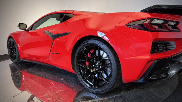 Used 2024 Chevrolet Corvette Z06 w/ Stealth Interior Trim Package RWD image 26