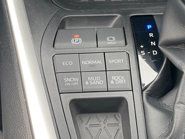 Used 2019 Toyota RAV4 XLE Premium AWD/4WD image 17