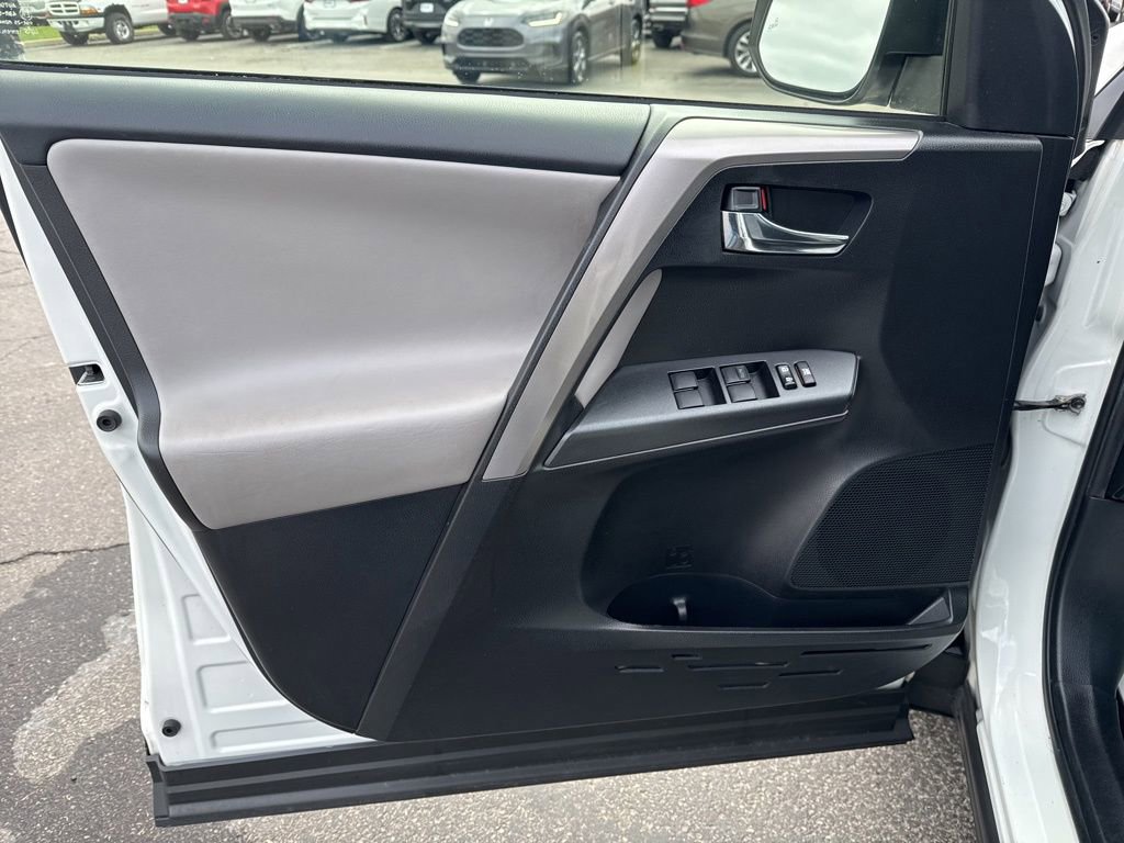 Used 2018 Toyota RAV4 XLE w/ Plus Extra Value Package image 30