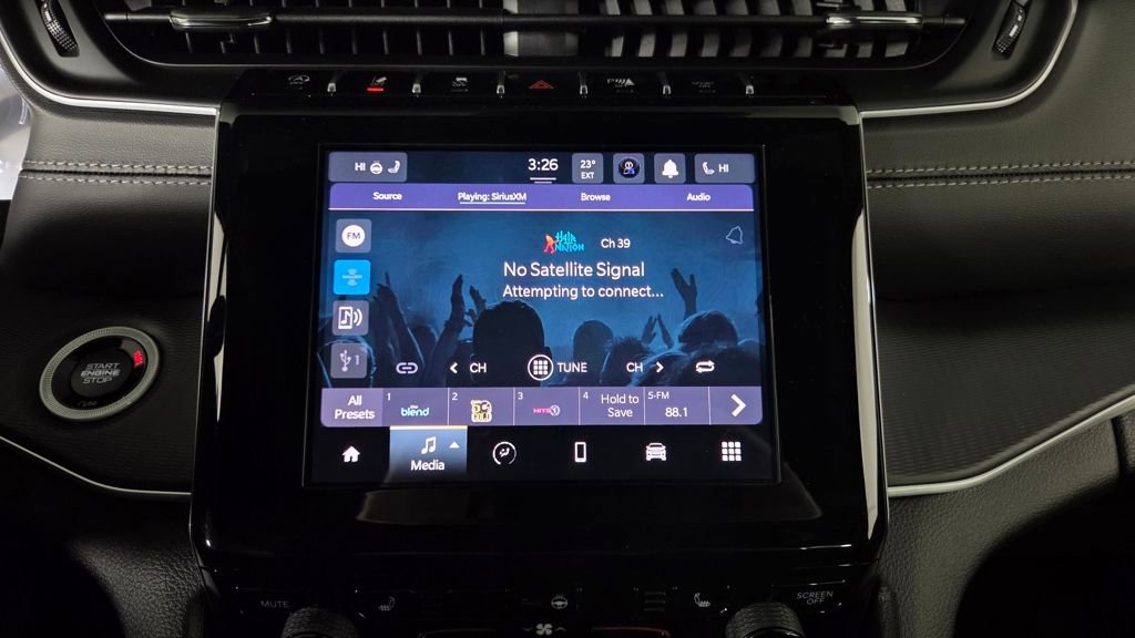 New 2025 Jeep Grand Cherokee Altitude image 21