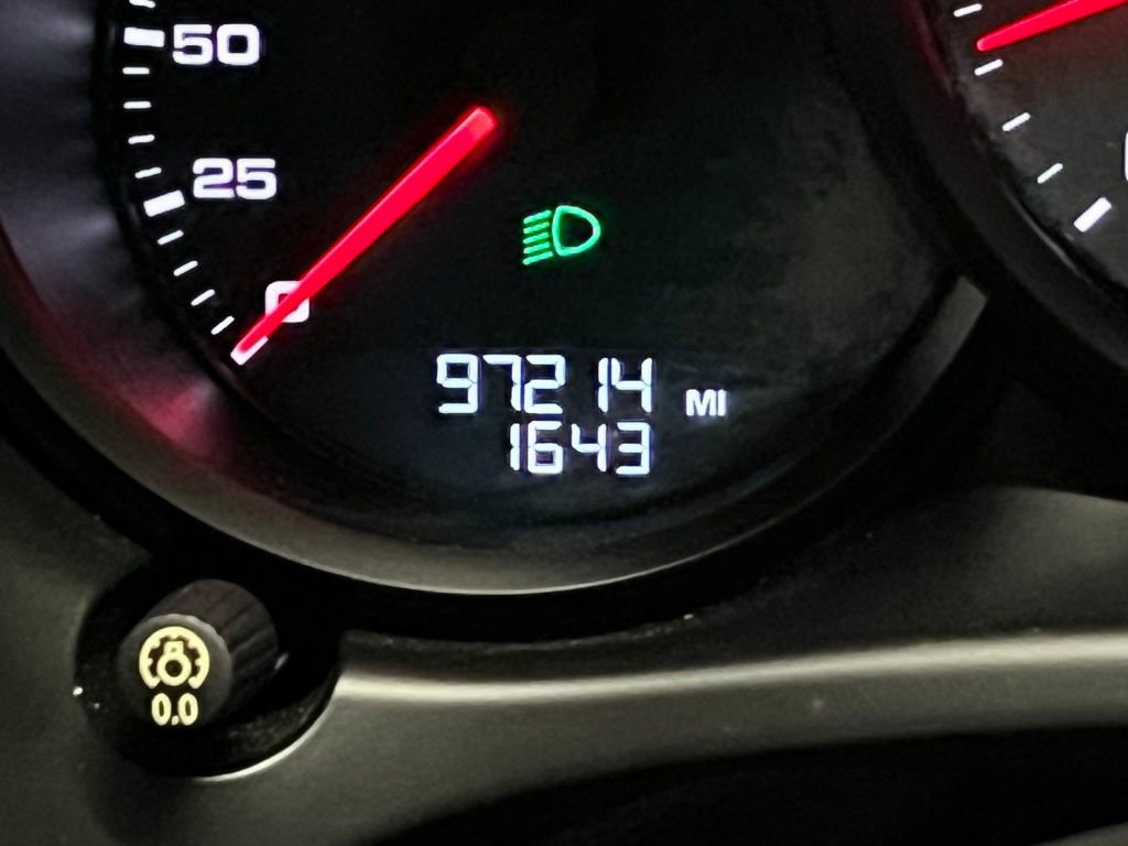 Used 2017 Porsche Macan S image 25