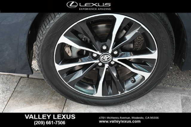 Used 2017 Toyota Corolla SE w/ SE Premium Package FWD image 23