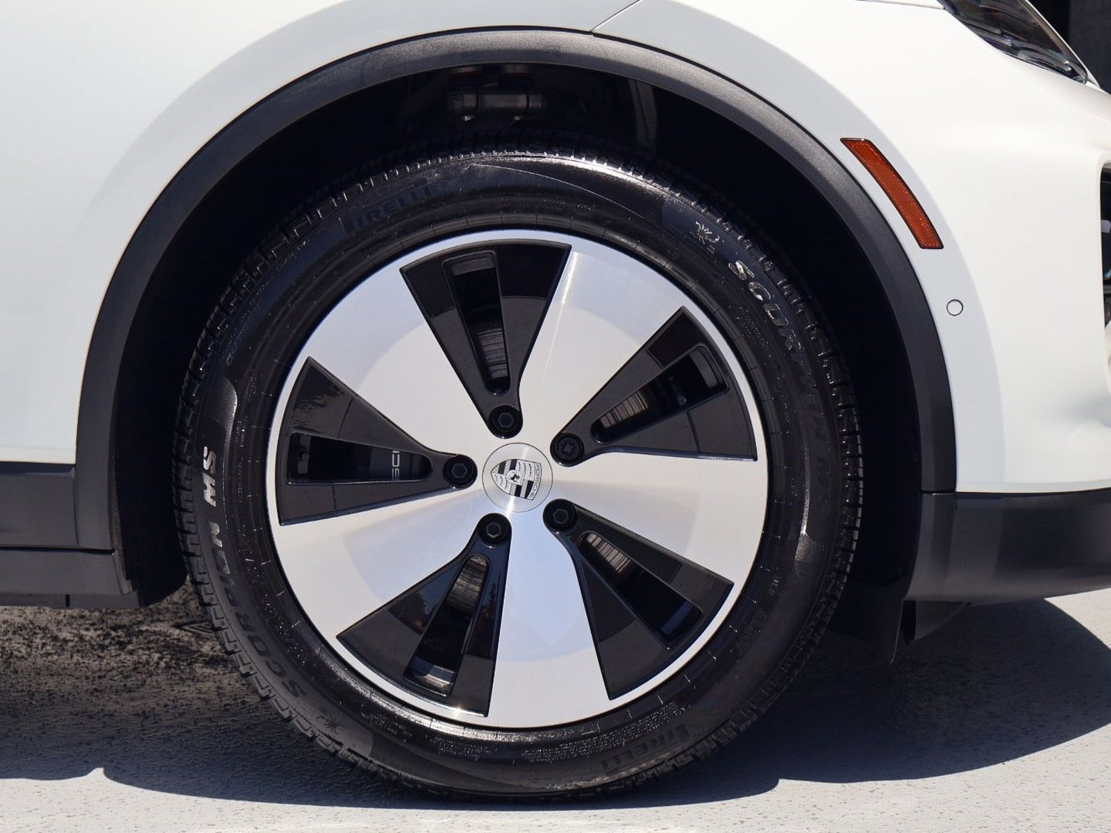 Certified 2025 Porsche Macan 4 Electric AWD/4WD image 27