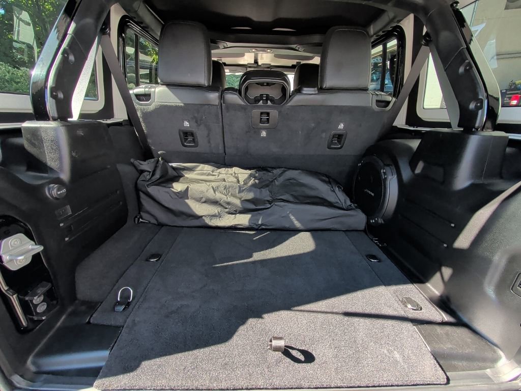 Used 2022 Jeep Wrangler Unlimited Sahara image 15