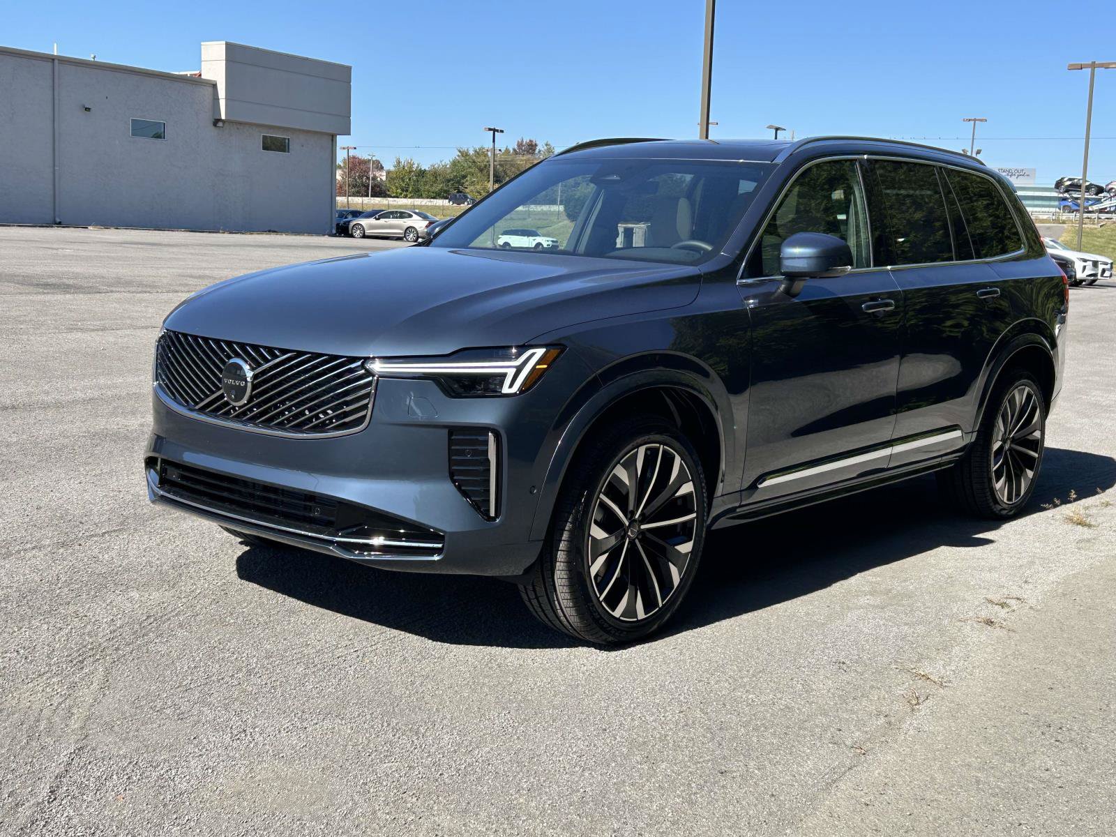 New 2026 Volvo XC90 B6 Plus w/ Protection Package Premier AWD/4WD image 7