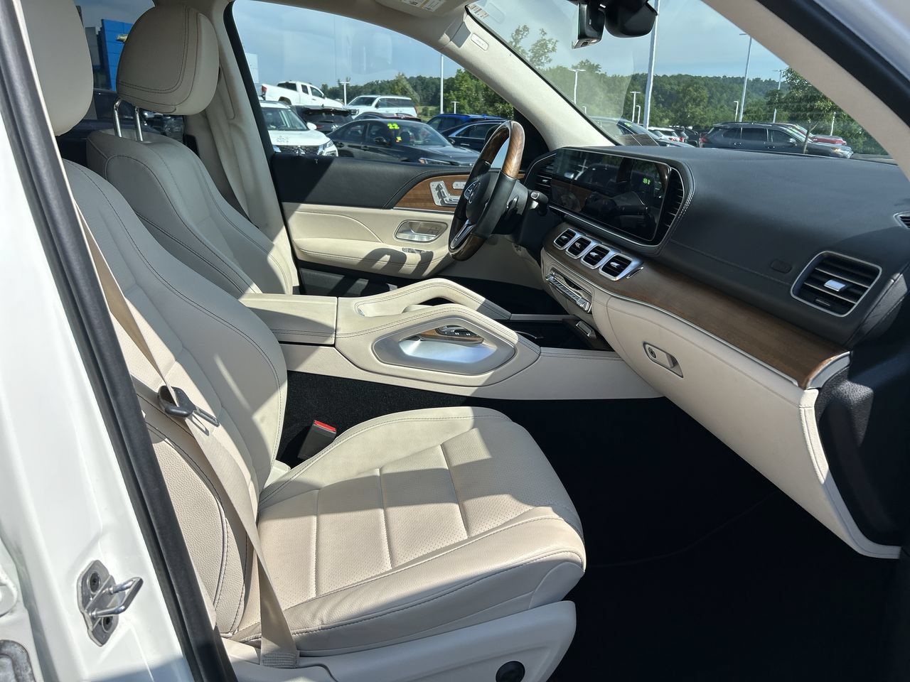 Used 2022 Mercedes-Benz GLS 450 4MATIC image 13