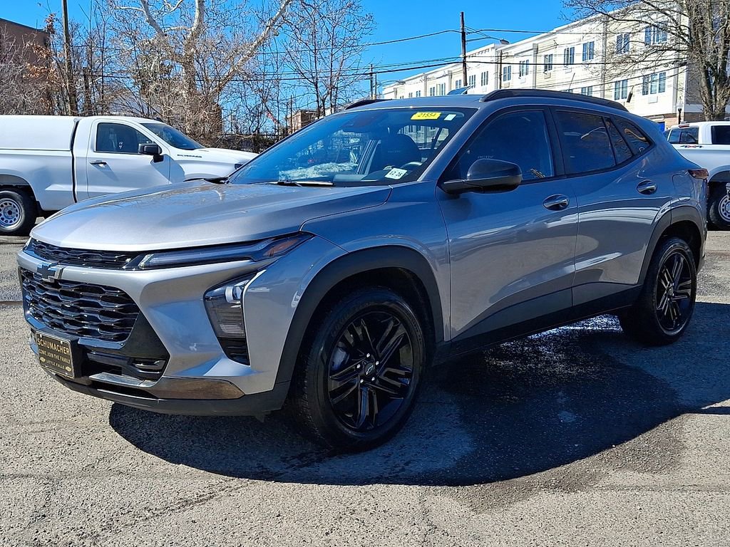 Used 2024 Chevrolet Trax ACTIV w/ Sunroof Package image 4