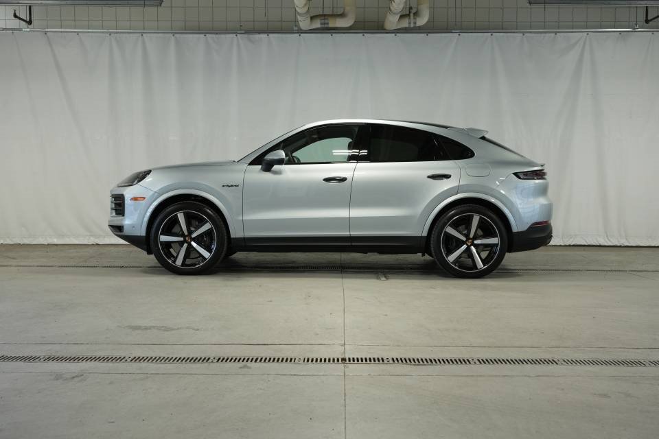 New 2026 Porsche Cayenne E-Hybrid Coupe image 2