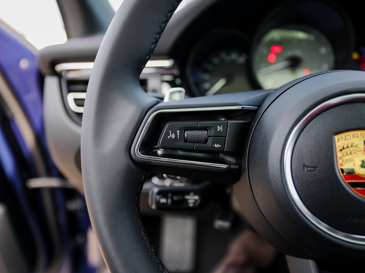 Certified 2026 Porsche Macan S AWD/4WD image 17