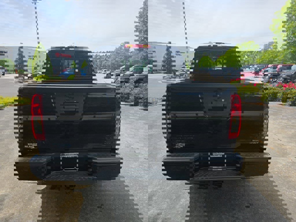 Used 2020 Nissan Frontier SV w/ Midnight Edition Floor Mats image 6