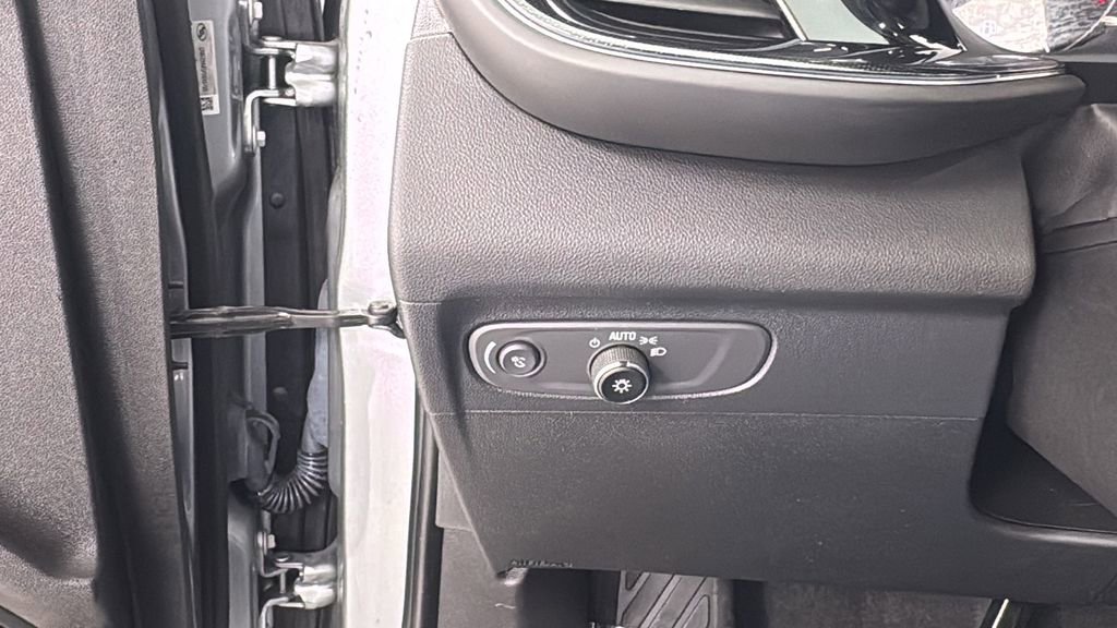 Used 2023 Buick Envision Preferred w/ Sport Touring Package AWD/4WD image 35