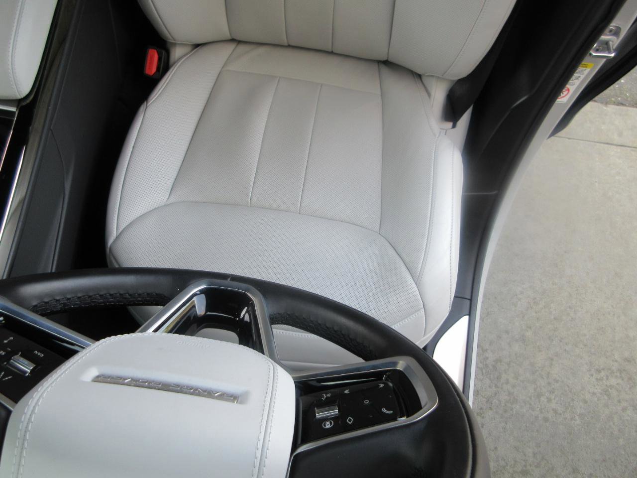 Used 2024 Land Rover Range Rover Sport SE image 10