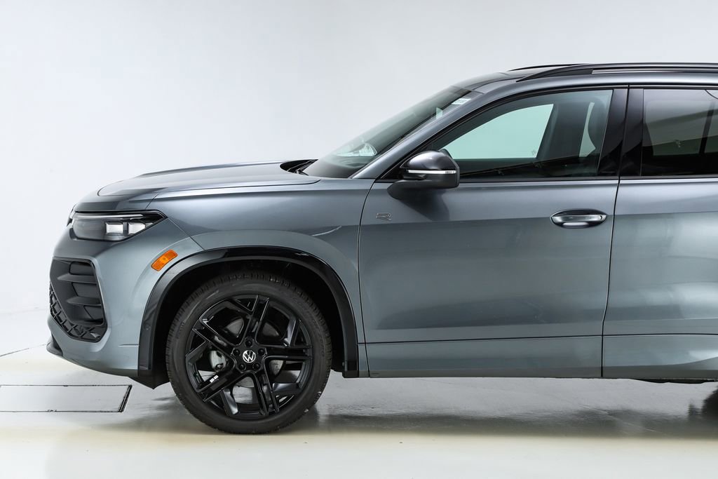 New 2026 Volkswagen Tiguan SE R-Line image 42