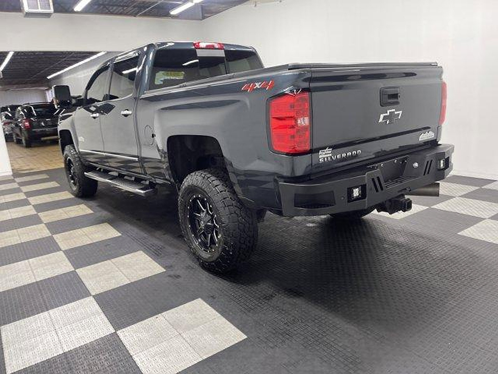 Used 2018 Chevrolet Silverado 2500 High Country w/ Duramax Plus Package AWD/4WD image 2