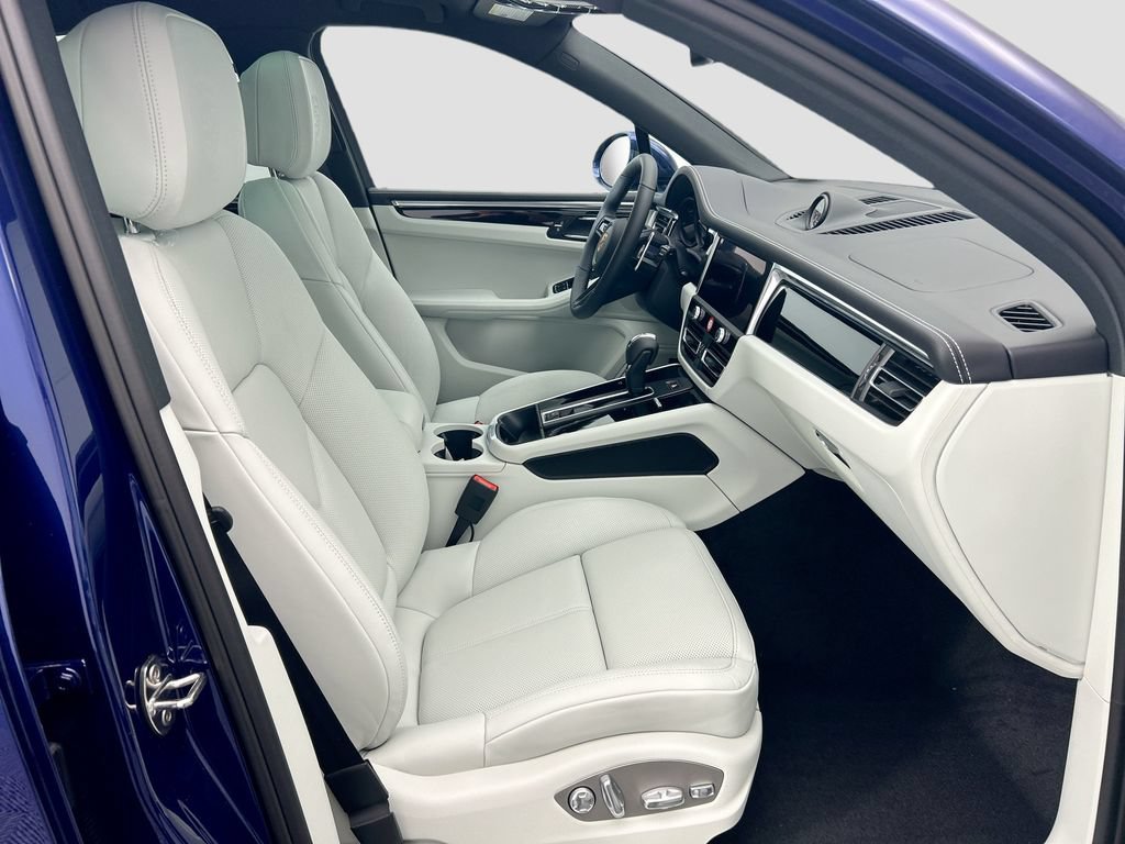 Used 2026 Porsche Macan AWD/4WD image 22