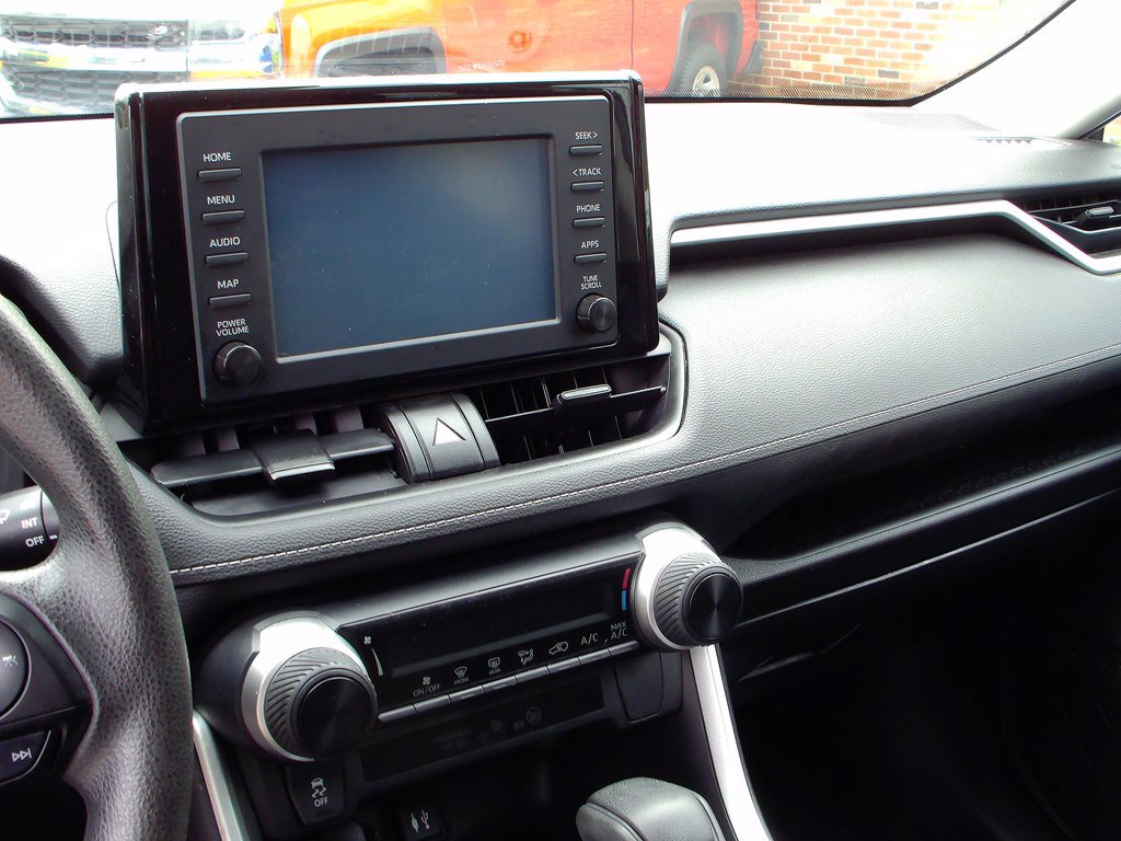 Used 2019 Toyota RAV4 LE w/ Carpet Mat Package FWD image 9