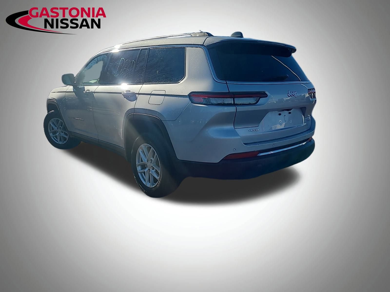 Used 2023 Jeep Grand Cherokee L Laredo image 7