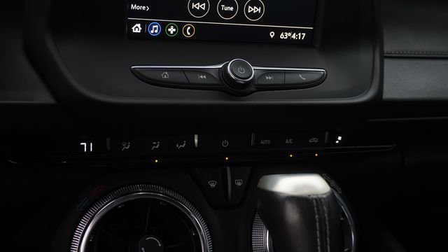 Used 2020 Chevrolet Camaro LT image 19