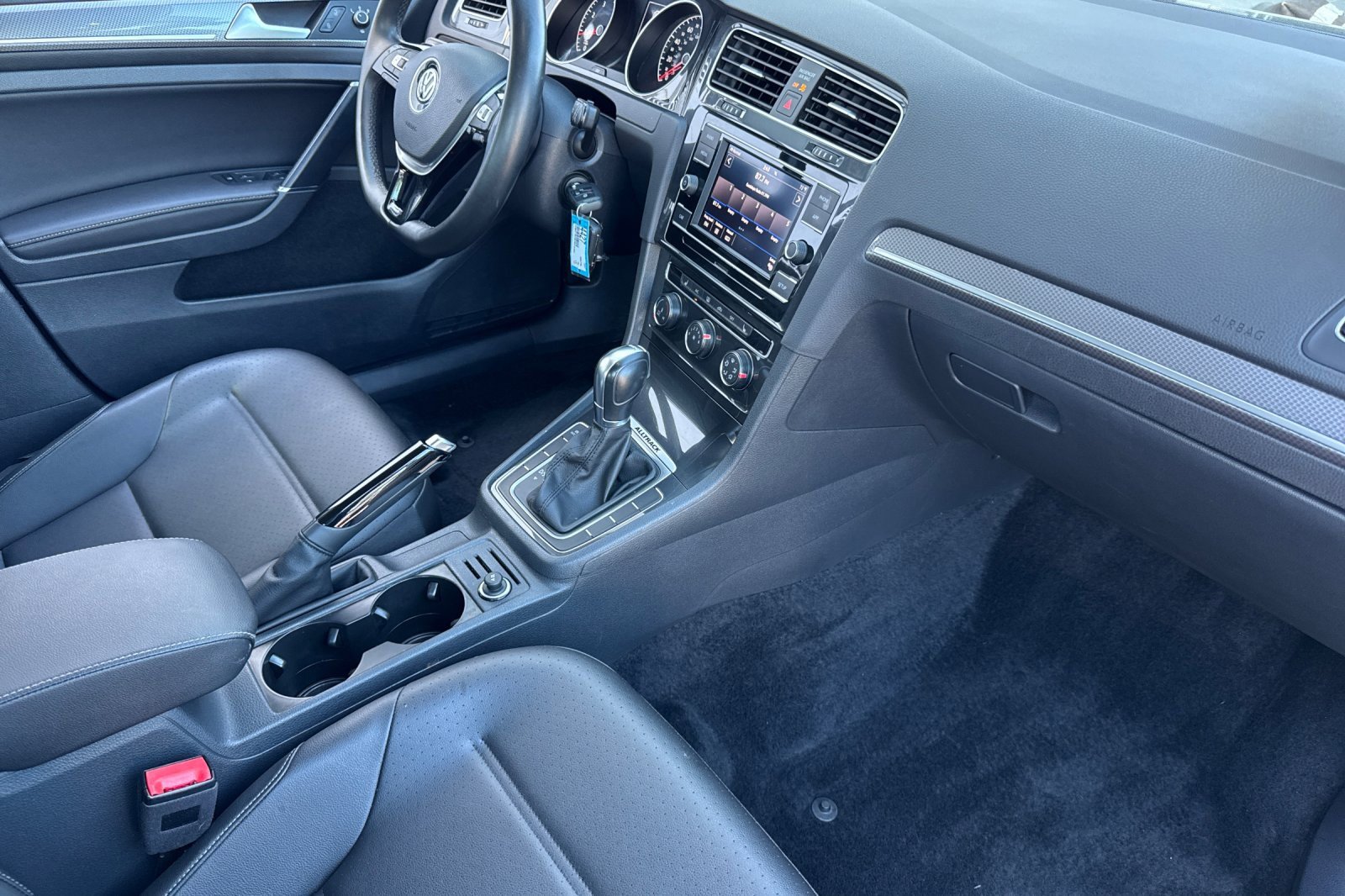 Used 2019 Volkswagen Golf Alltrack S image 16