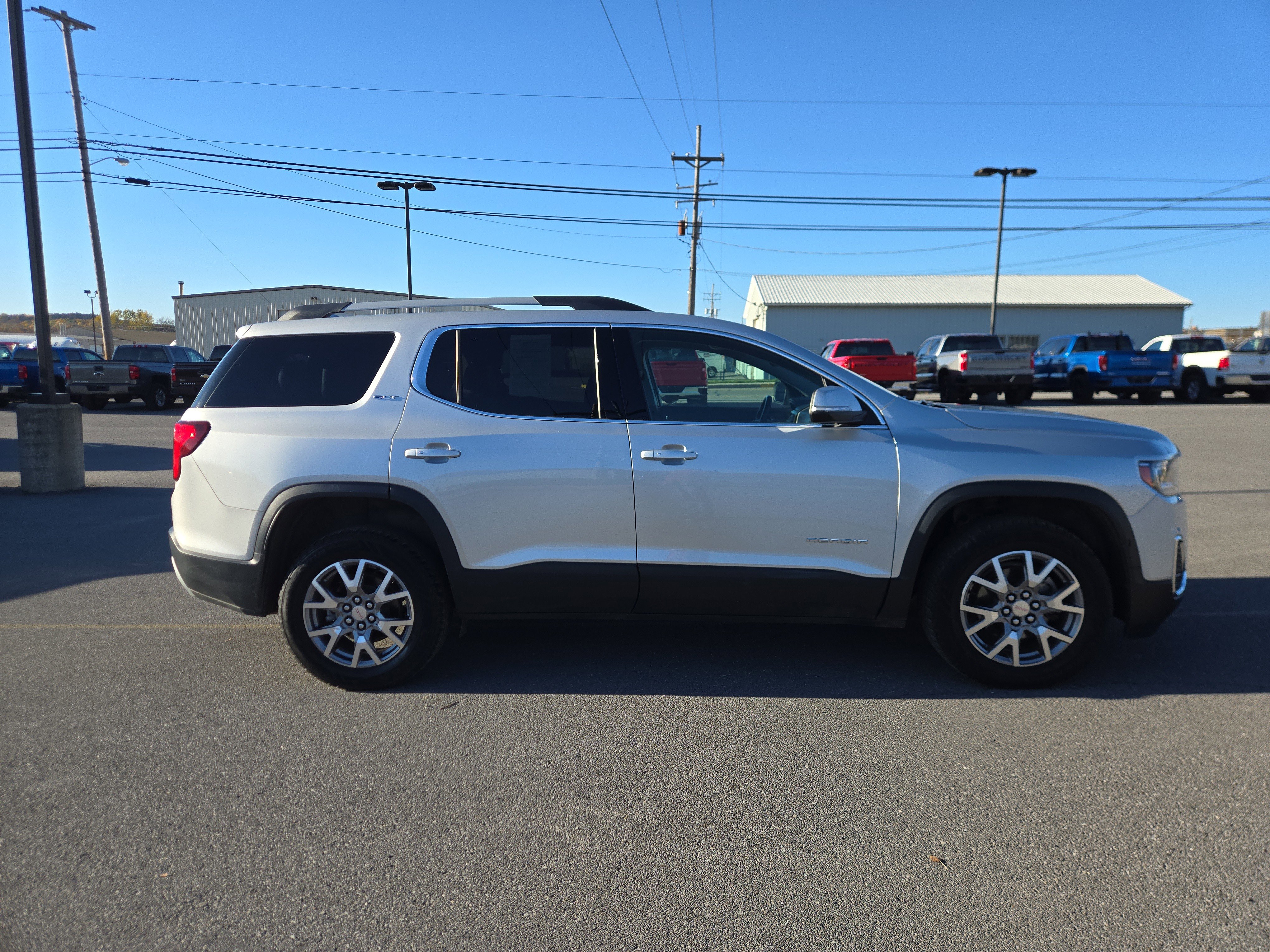 Used 2020 GMC Acadia SLT image 2