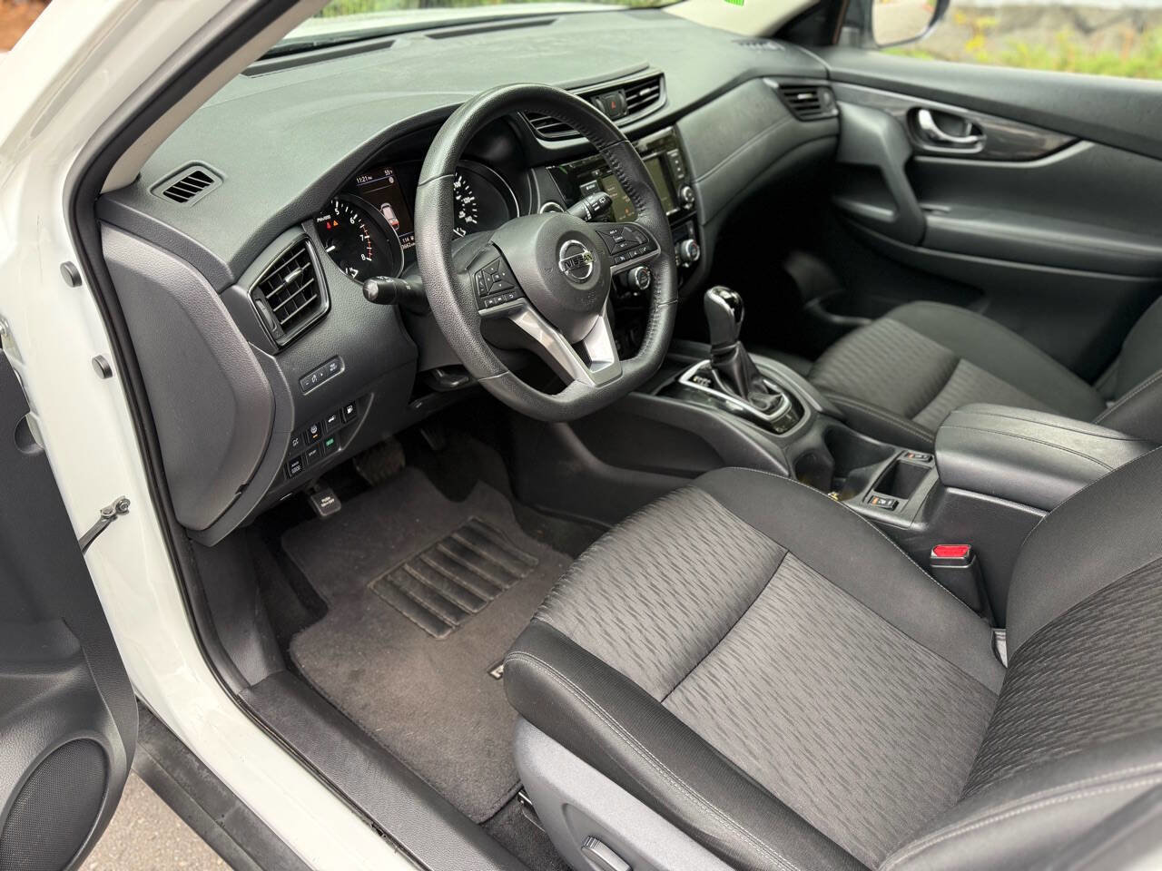 Used 2019 Nissan Rogue SV AWD/4WD image 24