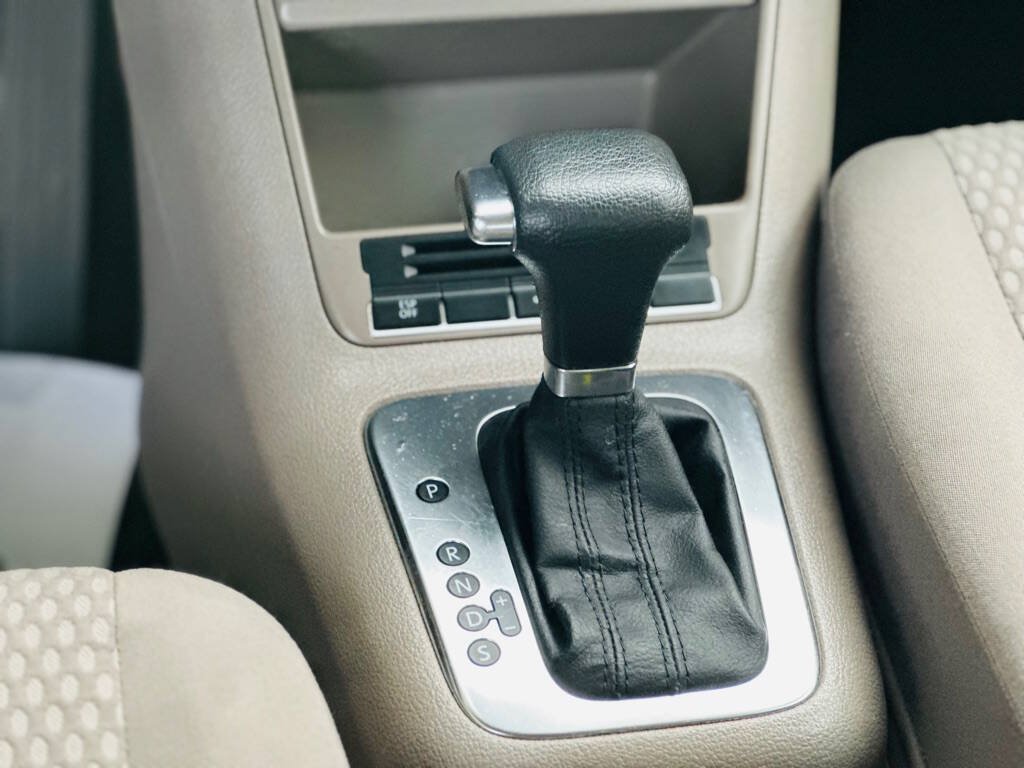 Used 2009 Volkswagen Tiguan S FWD image 10
