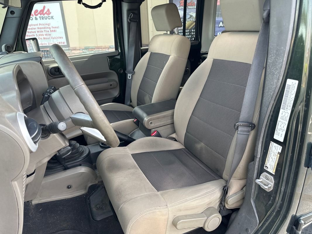 Used 2010 Jeep Wrangler Unlimited Sahara image 14