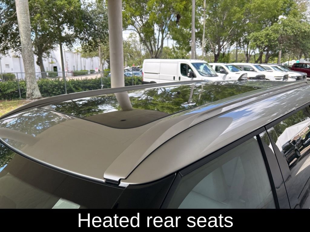 New 2025 Mitsubishi Outlander SEL image 16
