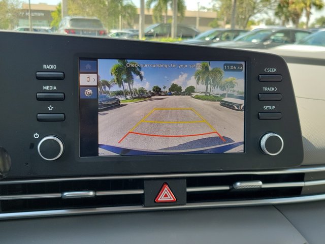 Certified 2026 Hyundai Elantra SE w/ Cargo Package FWD image 22