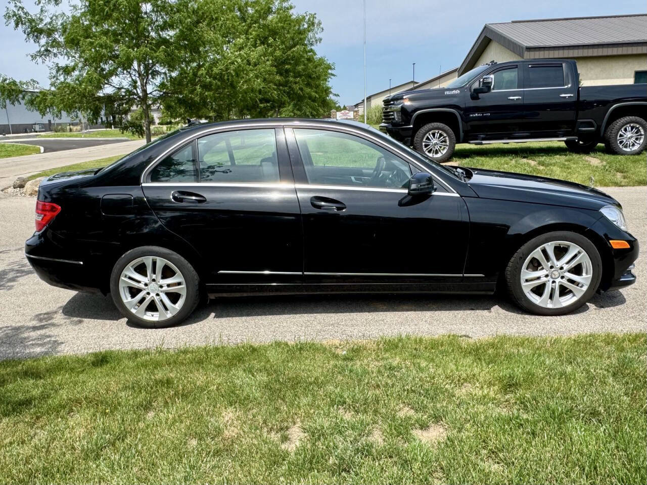 Used 2013 Mercedes-Benz C 300 4MATIC Sedan image 4