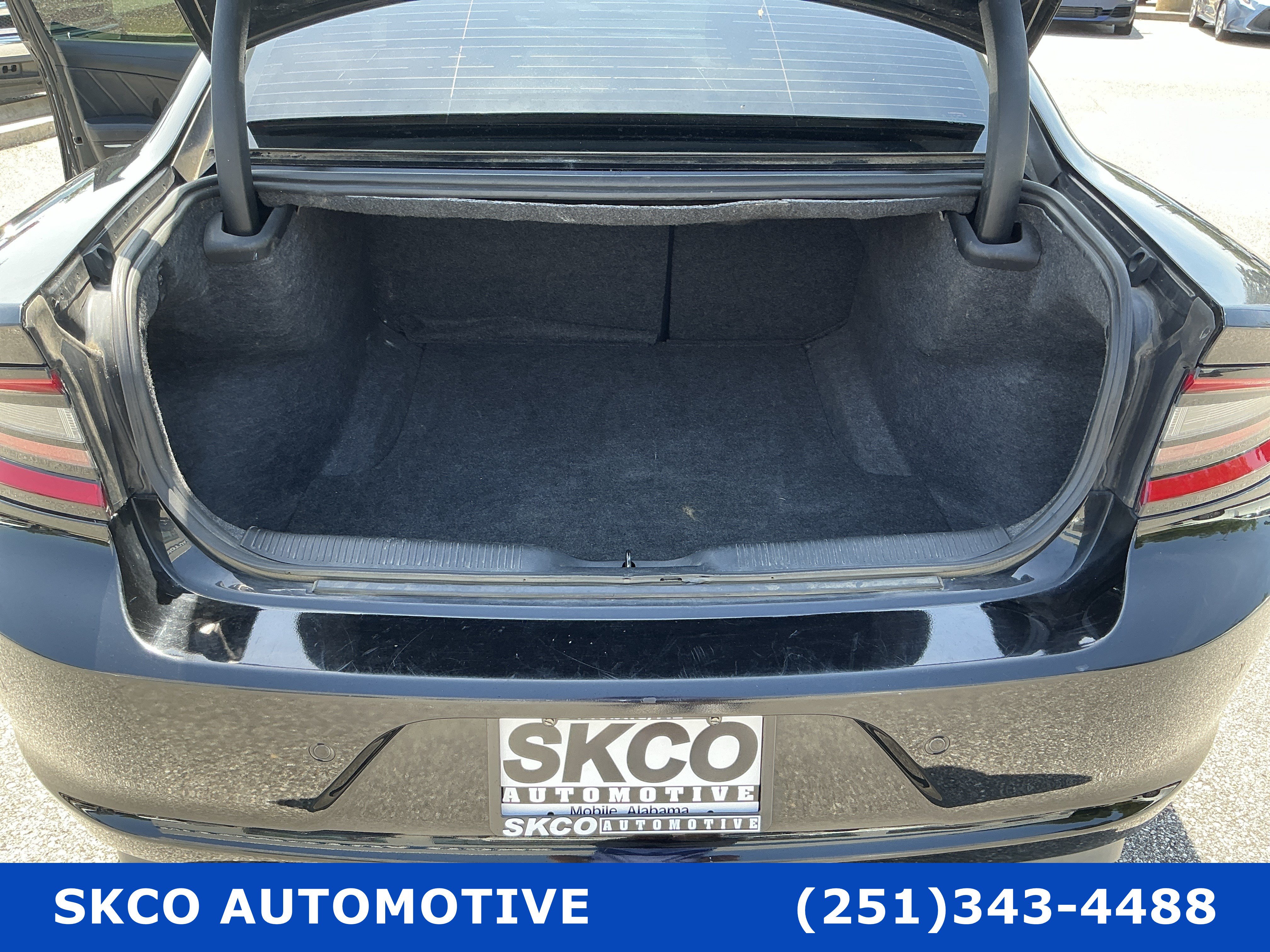 Used 2022 Dodge Charger SXT w/ Plus Group RWD image 21