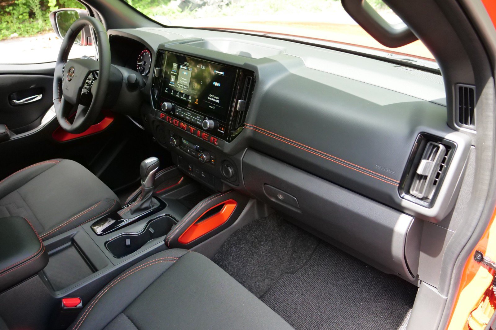Used 2025 Nissan Frontier Pro-X RWD image 39
