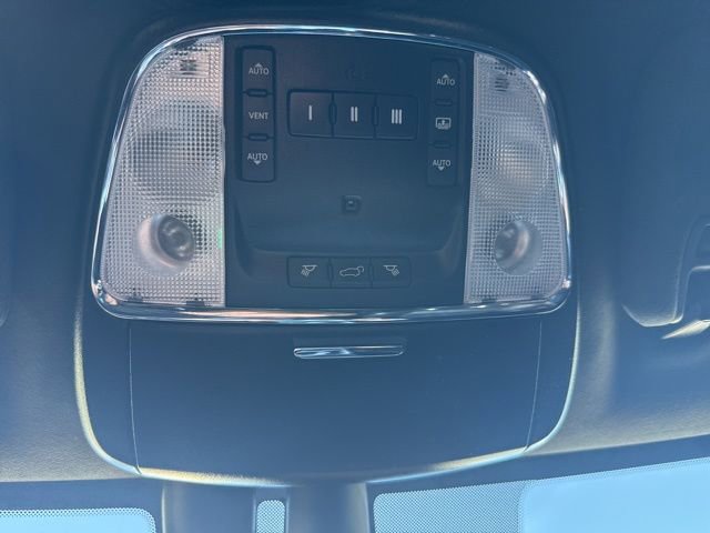 Used 2018 Jeep Grand Cherokee SRT image 21