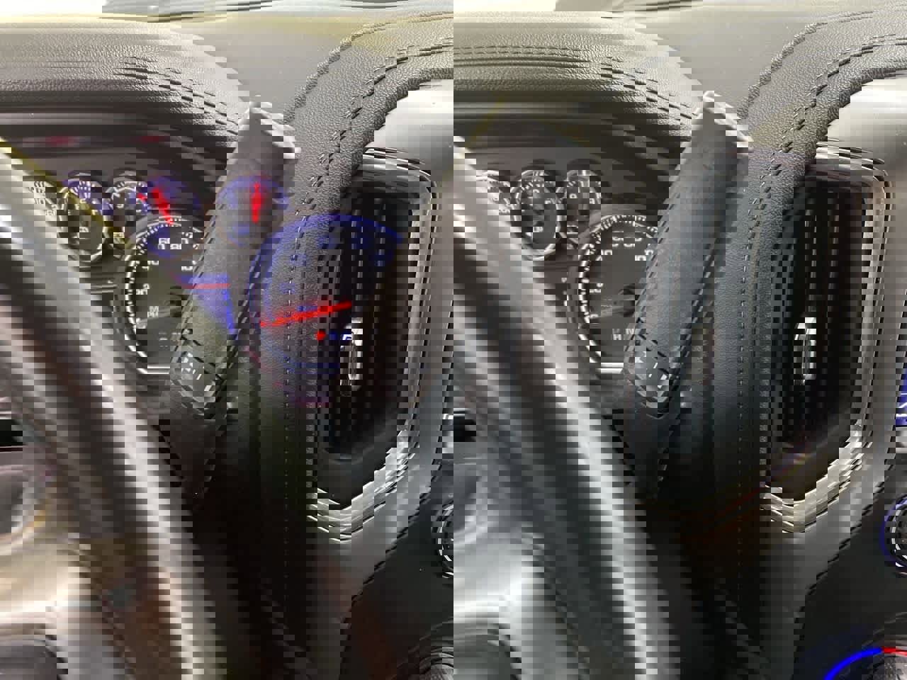 Used 2021 Chevrolet Silverado 2500 LTZ w/ LTZ Convenience Package image 26