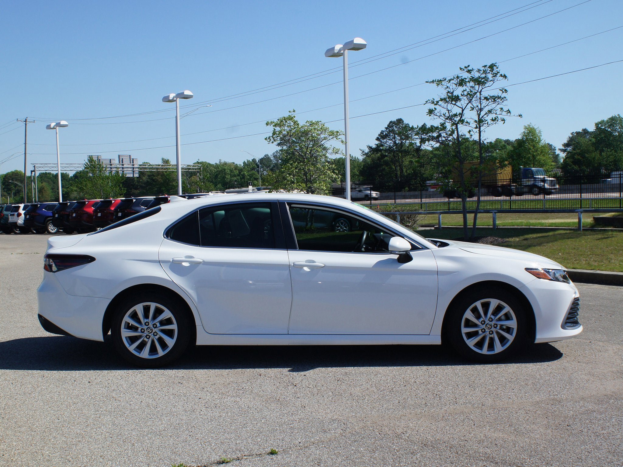 Used 2024 Toyota Camry LE FWD image 17