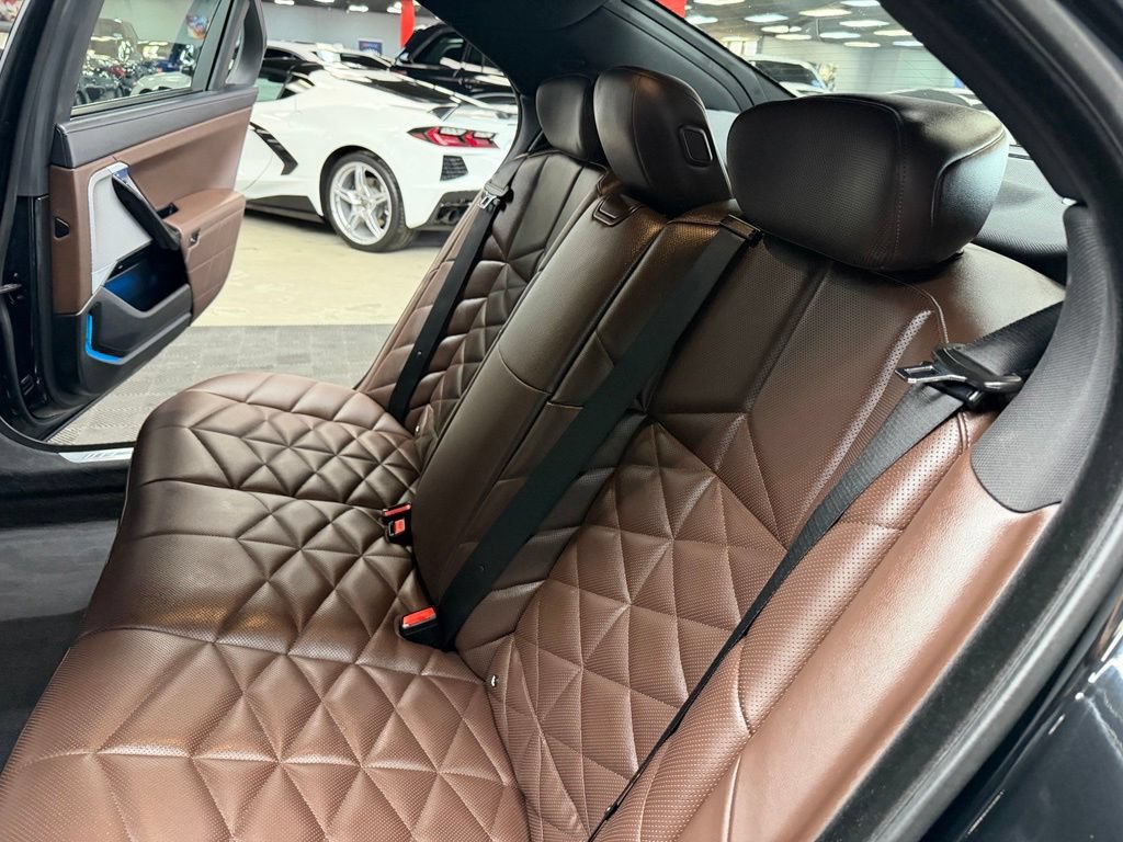 Used 2026 BMW 740i xDrive AWD/4WD image 40