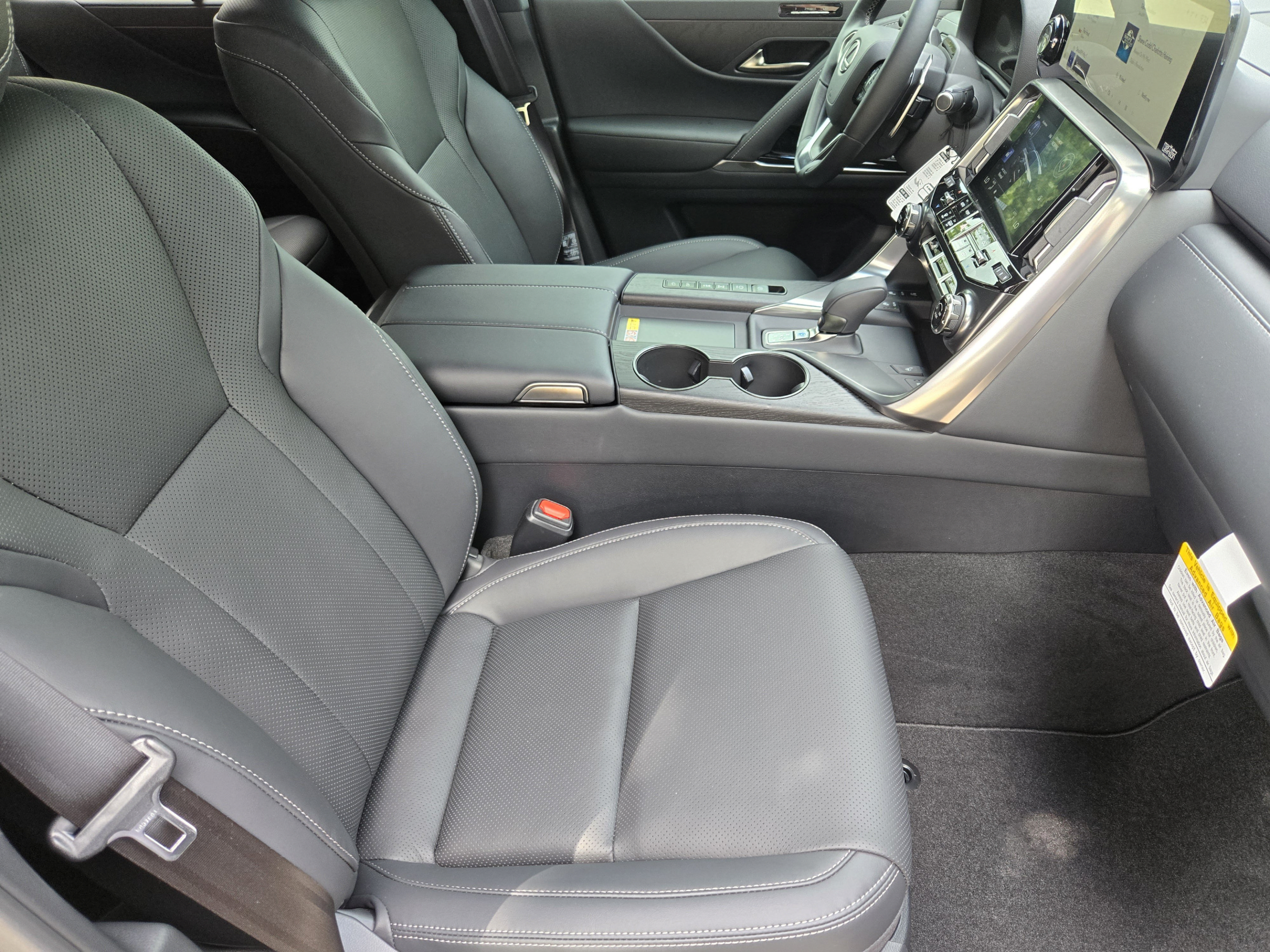 New 2026 Lexus LX 700h Luxury w/ Appearance Package AWD/4WD image 9