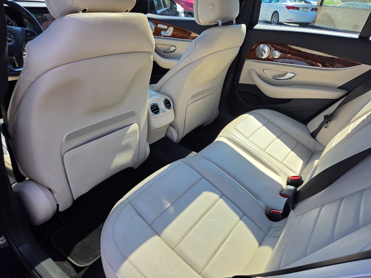 Used 2017 Mercedes-Benz E 300 4MATIC image 25