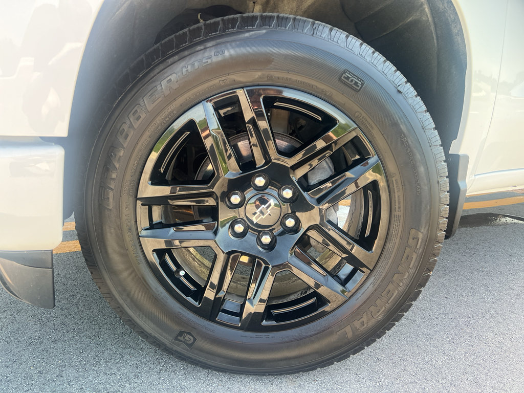Used 2025 Chevrolet Silverado 1500 RST w/ Convenience Package II AWD/4WD image 9