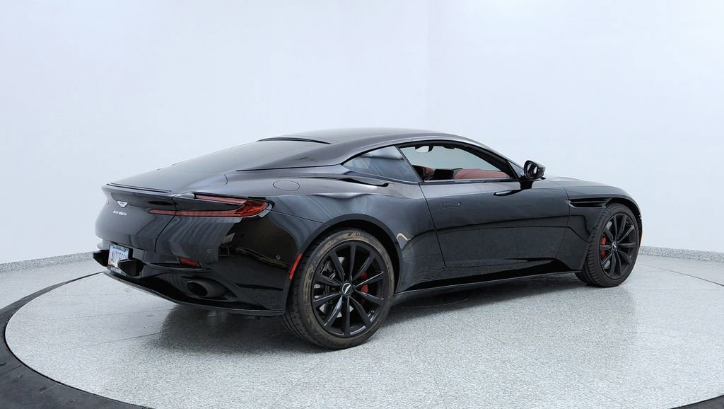 Used 2018 Aston Martin DB11 Coupe image 5