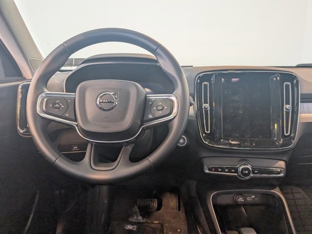 Used 2026 Volvo XC40 B5 Core w/ Climate Package image 16