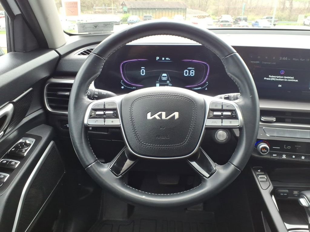 Certified 2024 Kia Telluride S w/ S Sunroof Package AWD/4WD image 25